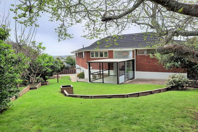 Photo of property in 7 Leewood Place, Pakuranga Heights, Auckland, 2010