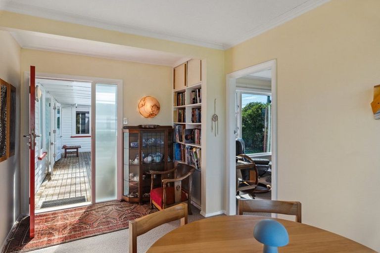 Photo of property in 18 Martin Road, Paraparaumu Beach, Paraparaumu, 5032