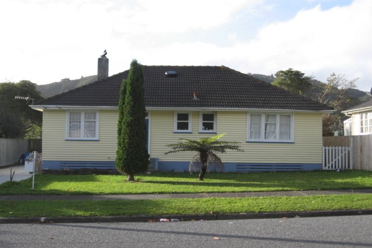 Photo of property in 71 Strand Crescent, Naenae, Lower Hutt, 5011