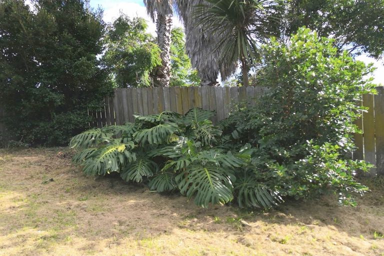 Photo of property in 796 East Coast Road, Oteha, Auckland, 0630