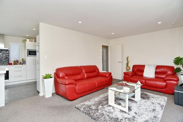 Photo of property in 3a Lindis Lane, New Brighton, Christchurch, 8083