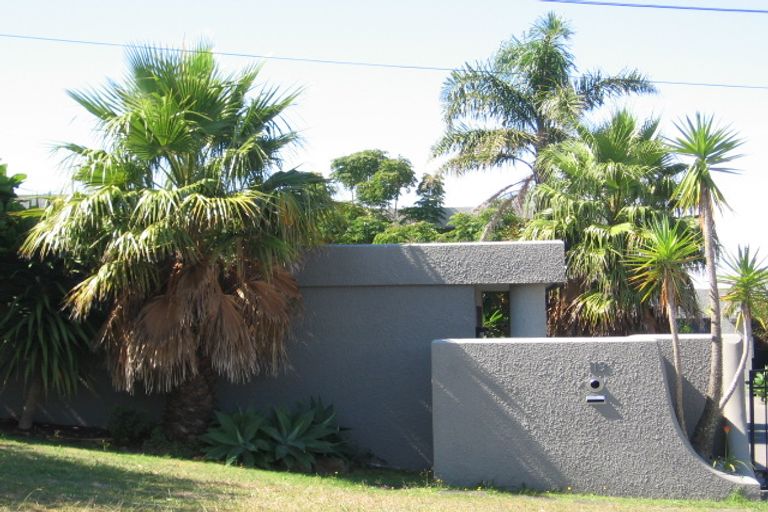 Photo of property in 119 Churchill Road, Rothesay Bay, Auckland, 0630