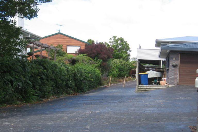 Photo of property in 1/716 East Coast Road, Pinehill, Auckland, 0632