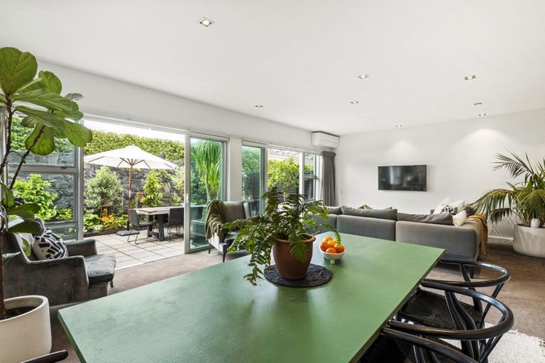 Photo of property in 7/258 Hurstmere Road, Takapuna, Auckland, 0622