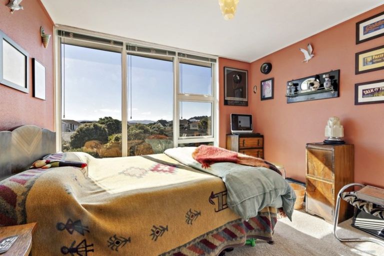 Photo of property in 23 Rangitane Street, Maupuia, Wellington, 6022