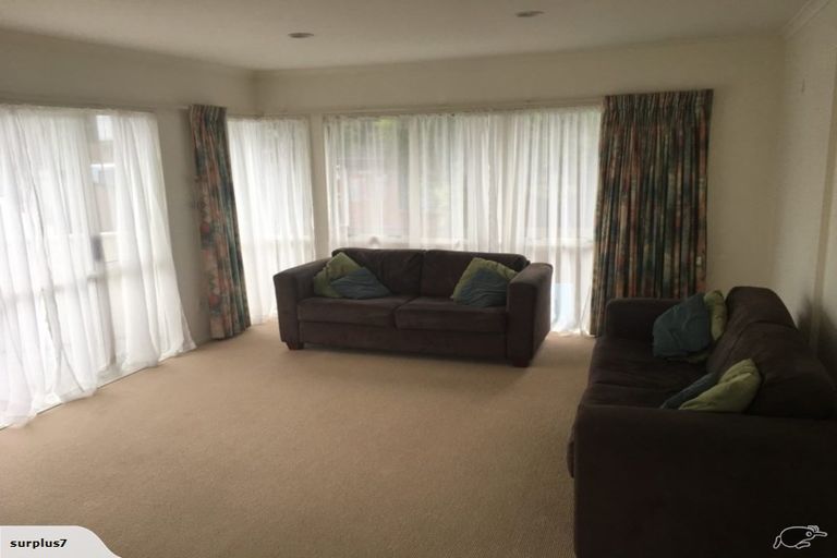 Photo of property in 51 James Evans Drive, Northcote, Auckland, 0627