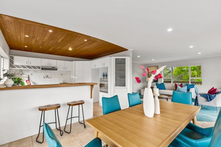 Photo of property in 6 Donald Street, Stanmore Bay, Whangaparaoa, 0932