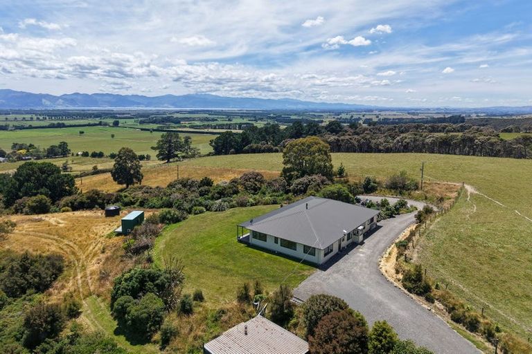 Photo of property in 1937 Lake Ferry Road, Pirinoa, Featherston, 5772