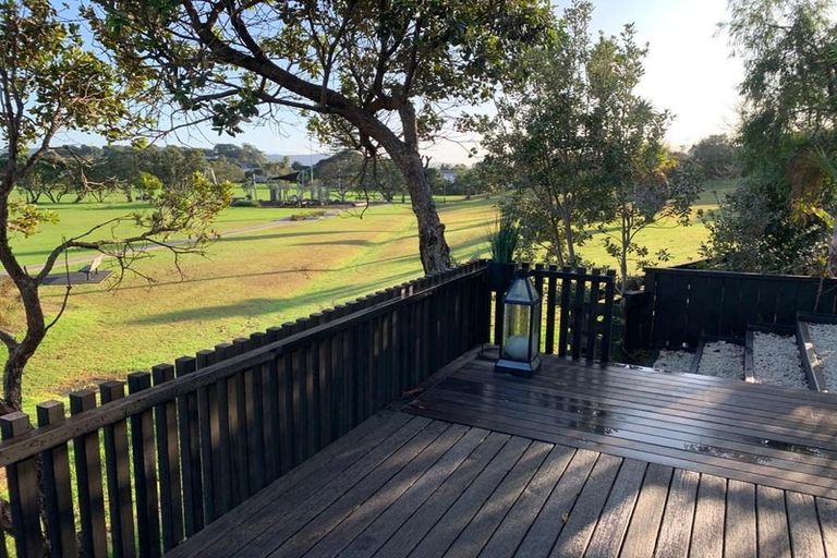 Photo of property in 5 Esther Place, Red Beach, 0932