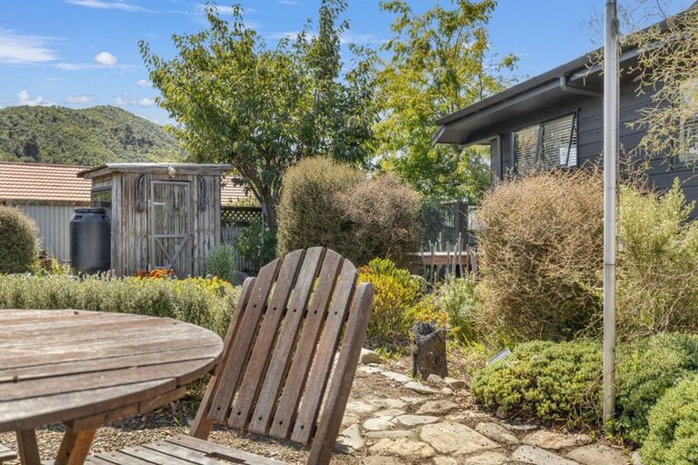 Photo of property in 15 Ranui Street, Waikawa, Picton, 7220