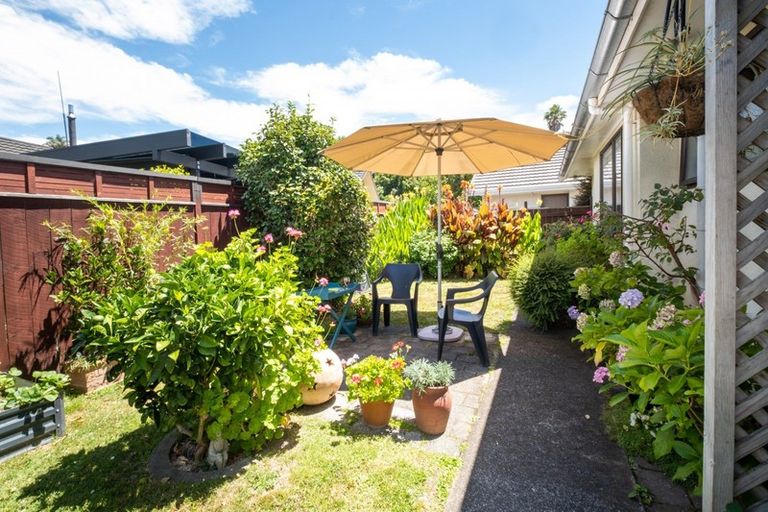 Photo of property in 2 Kotuku Place, Taradale, Napier, 4112