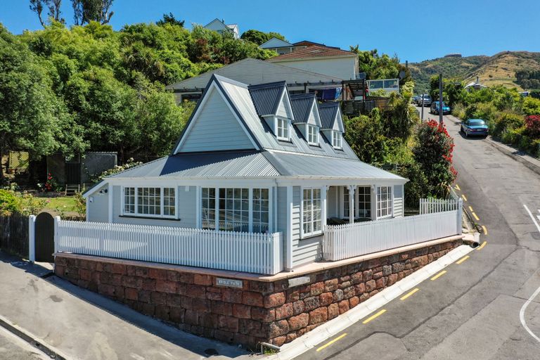Photo of property in 1 Ticehurst Road, Lyttelton, 8082