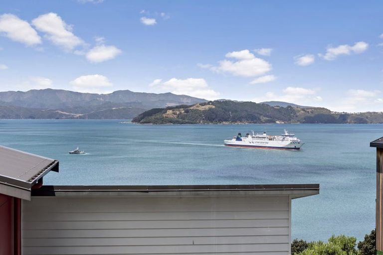 Photo of property in 5 Satchell Way, Kaiwharawhara, Wellington, 6035