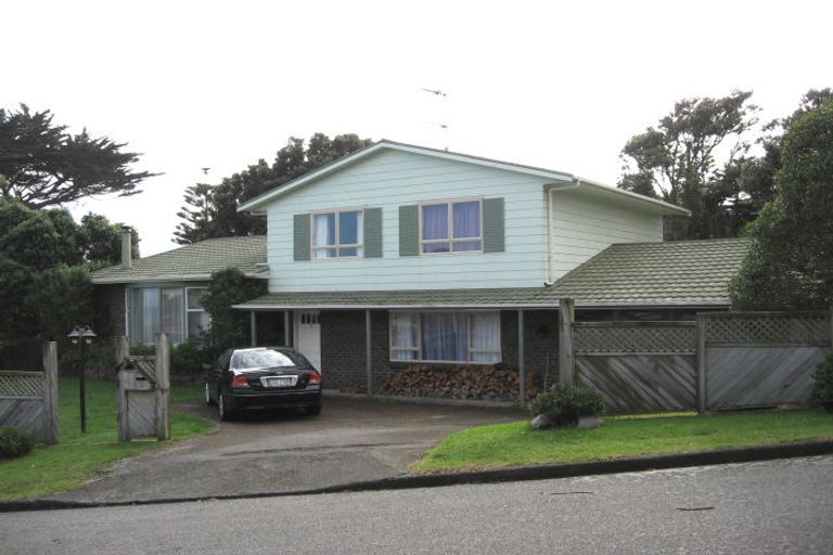 Photo of property in 2 Aotea Road, Raumati South, Paraparaumu, 5032