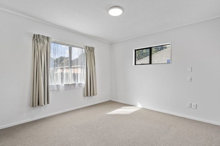 Photo of property in 2/1159 High Street, Taita, Lower Hutt, 5011