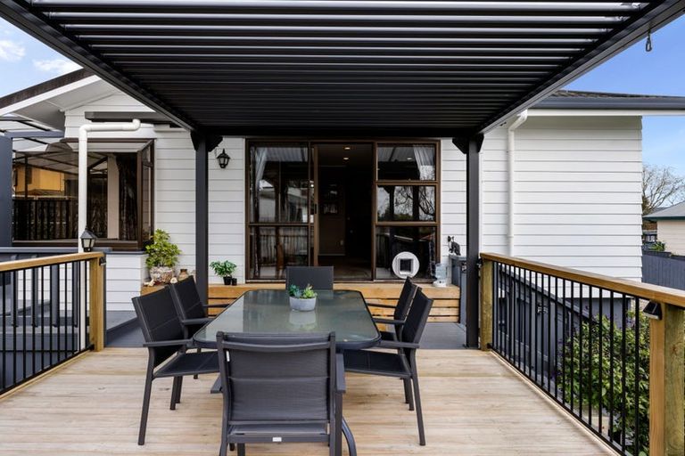 Photo of property in 43 Lansdowne Crescent, Glenview, Hamilton, 3206