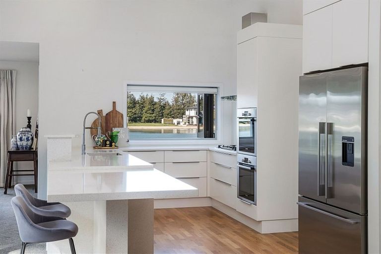 Photo of property in 28 Oakgrove Drive, Rangiora, 7400