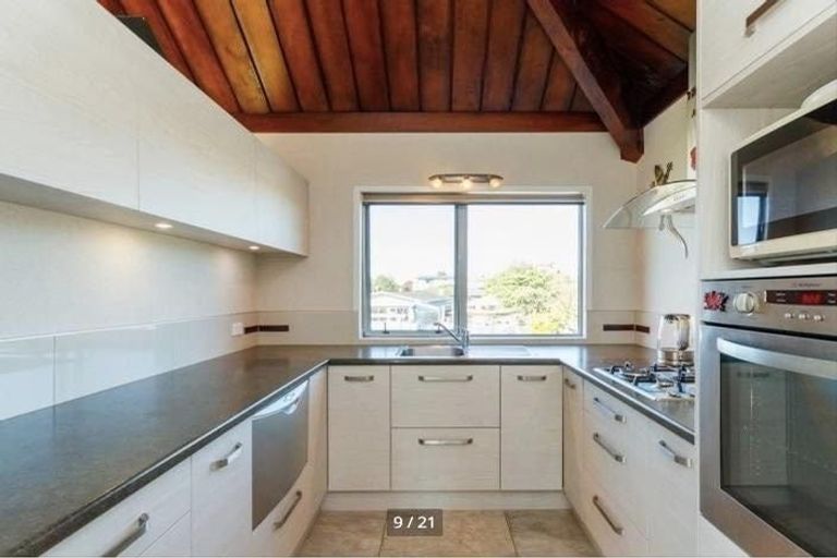 Photo of property in 95 Wikiriwhi Crescent, Awapuni, Palmerston North, 4412