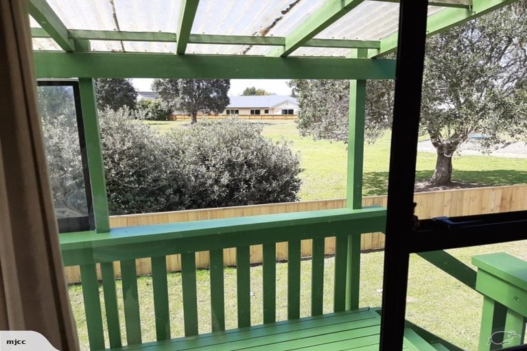 Photo of property in 16 Shearwater Street, One Tree Point, 0118