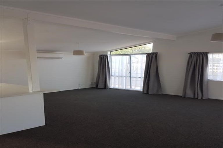 Photo of property in 15 Owhatiura Drive, Lynmore, Rotorua, 3010