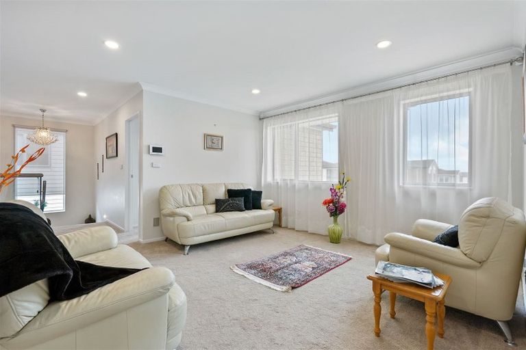 Photo of property in 20 Drumbuoy Drive, Flat Bush, Auckland, 2019