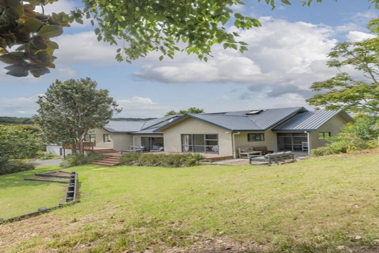 Photo of property in 248 Kauri View Road, Opaheke, Papakura, 2584