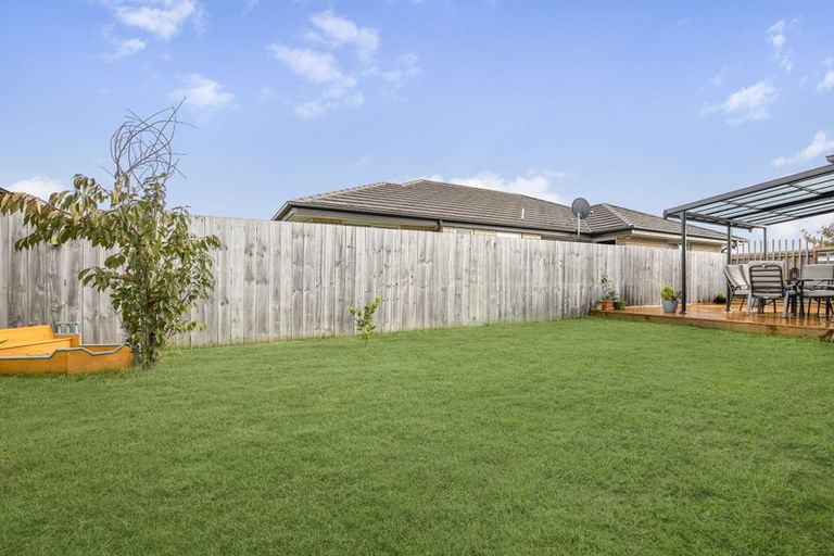 Photo of property in 15 Lamborn Drive, Papakura, 2110