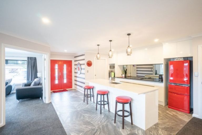 Photo of property in 3 Freedom Drive, Kelvin Grove, Palmerston North, 4414