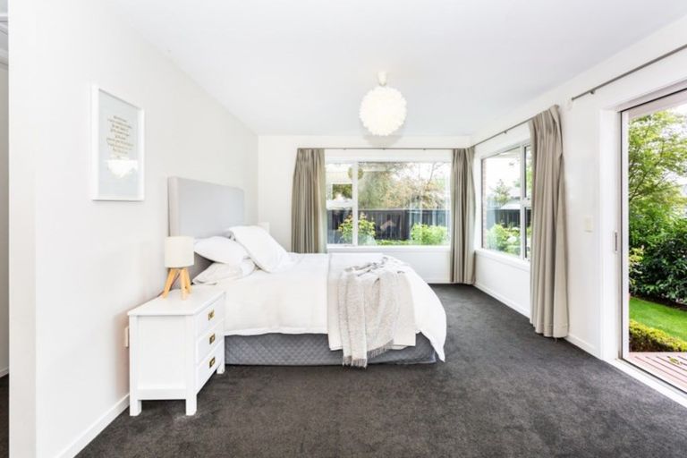 Photo of property in 12 Remuera Avenue, Cashmere, Christchurch, 8022