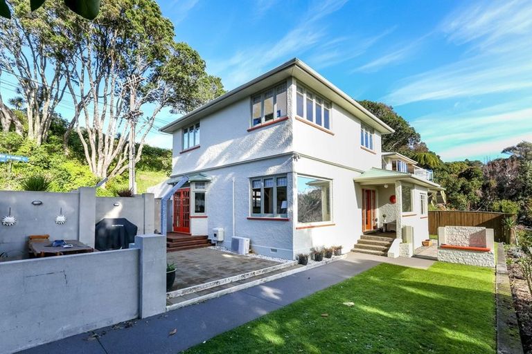 Photo of property in 76 Belt Road, New Plymouth, 4310