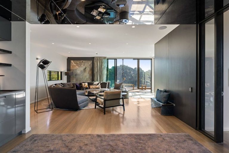 Photo of property in 34 Lookout Road, Roseneath, Wellington, 6021