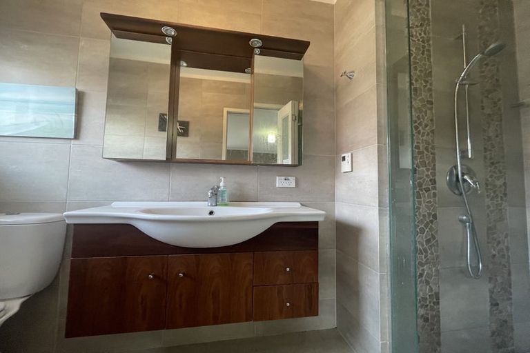 Photo of property in 42 Merriefield Avenue, Forrest Hill, Auckland, 0620