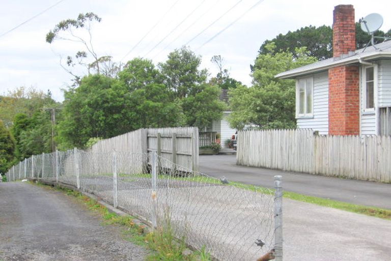 Photo of property in 56 Seymour Road, Sunnyvale, Auckland, 0612