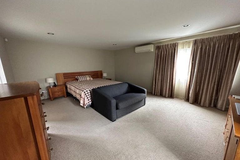 Photo of property in 15 Bintulu Place, Fairview Heights, Auckland, 0632