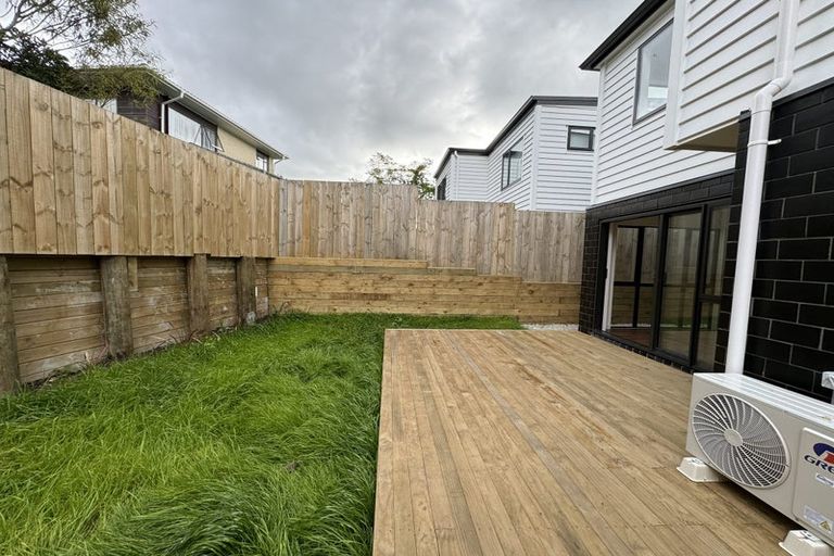Photo of property in 1d Westall Road, New Lynn, Auckland, 0600