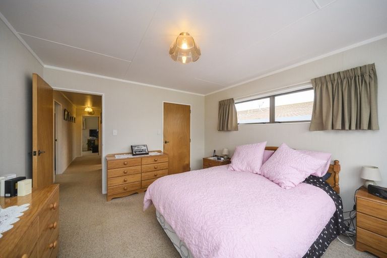 Photo of property in 80 John F Kennedy Drive, Milson, Palmerston North, 4414