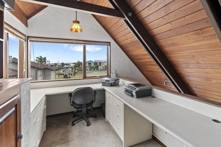 Photo of property in 19 Clyside Avenue, Half Moon Bay, Auckland, 2012