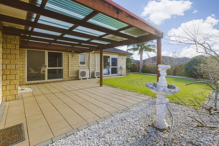 Photo of property in 35 Croftview Road, Wattle Downs, Auckland, 2103
