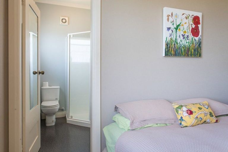 Photo of property in 25 Omar Street, Khandallah, Wellington, 6035