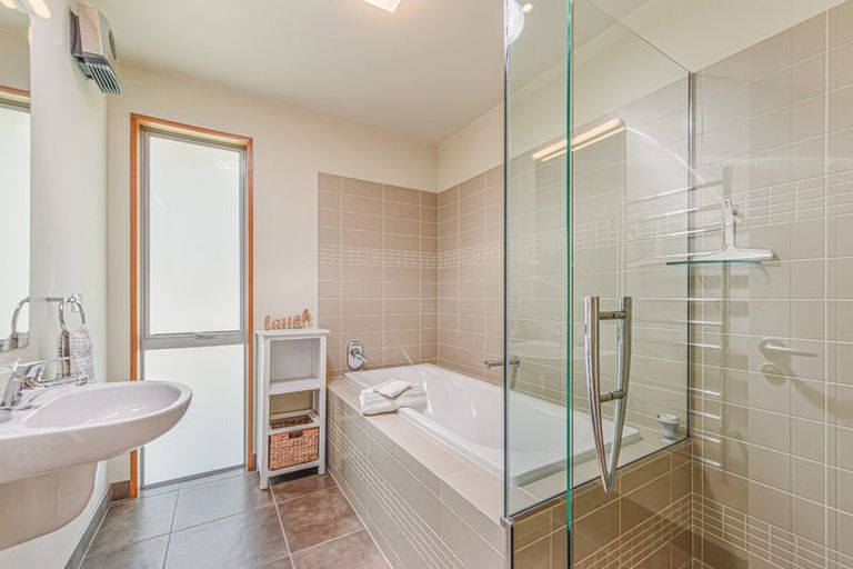 Photo of property in 16 Aratia Way, Richmond, 7020