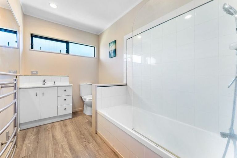 Photo of property in 285 Hobsonville Road, Hobsonville, Auckland, 0618