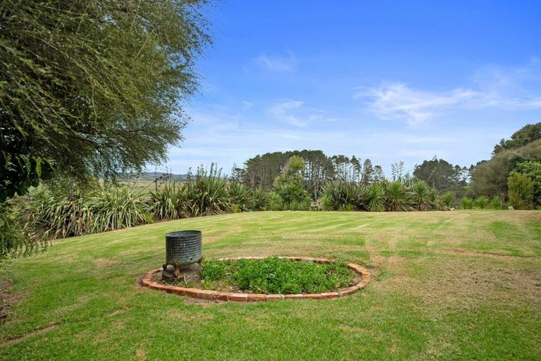 Photo of property in 376 Mangakura Road, Helensville, 0875