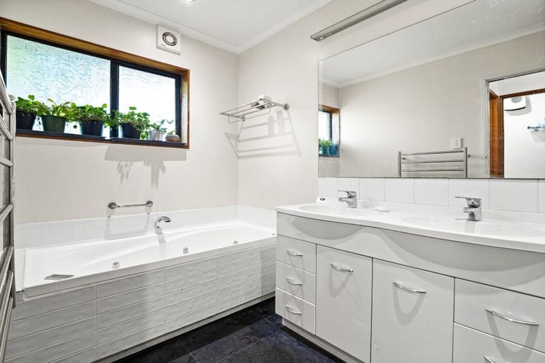 Photo of property in 35 Coolock Crescent, Waverley, Dunedin, 9013