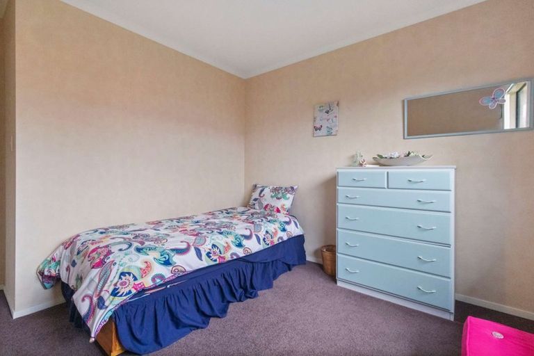 Photo of property in 9 Heaphy Place, Pukehangi, Rotorua, 3015