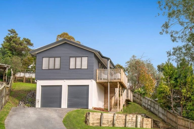 Photo of property in 11 Randal Place, Bayview, Auckland, 0629