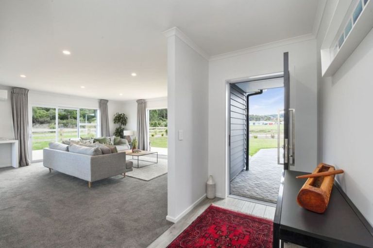 Photo of property in 13 Kahikatea Drive, Kinloch, Taupo, 3377