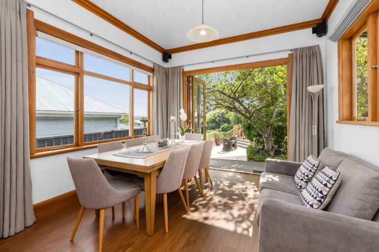 Photo of property in 12 Havelock Road, Hospital Hill, Napier, 4110