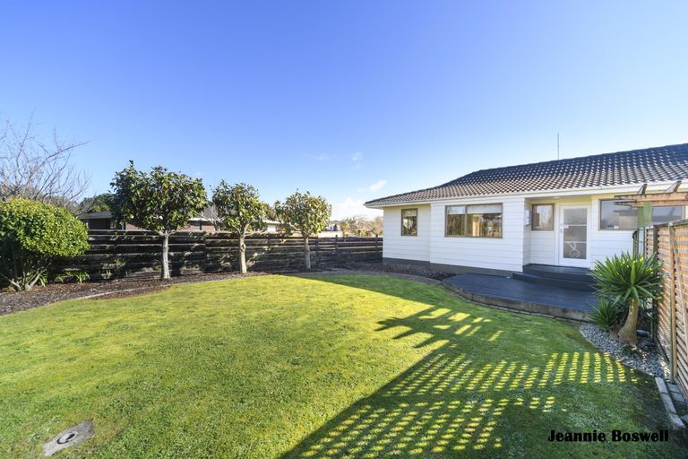 Photo of property in 34 Dahlstrom Grove, Kelvin Grove, Palmerston North, 4414