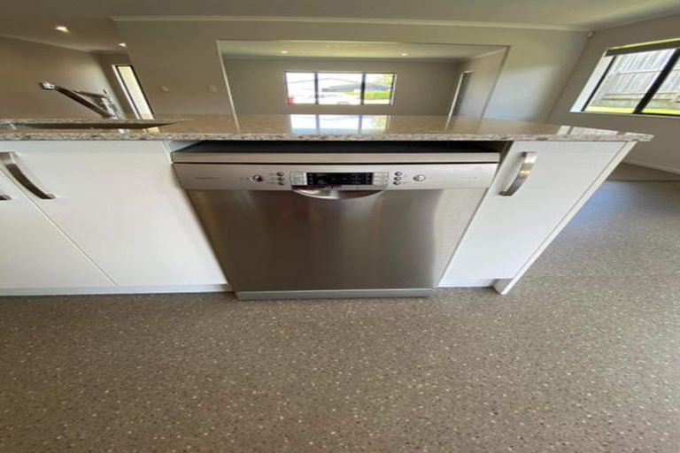 Photo of property in 13 Muirhill Place, Pokeno, 2402