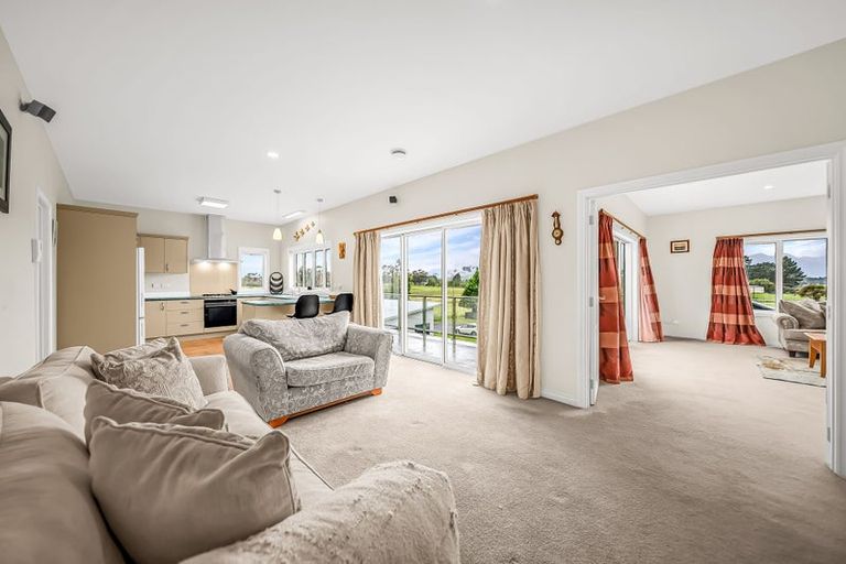 Photo of property in 25 Muriwai Drive, Manapouri, 9679